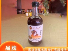 把玫瑰与刺梨的香揉进酒里：七赋名酒 “花开那里” 的双重温柔